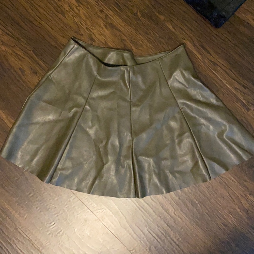 Faux leather dark green pleated skirt!